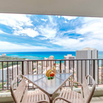 One Bedroom Ocean View Suite (Living Room with Kitchen)